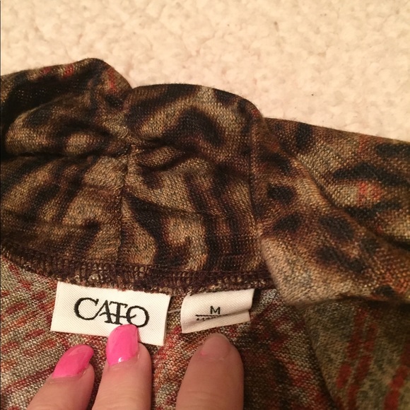 Brown cougar print sweater - Picture 2 of 3